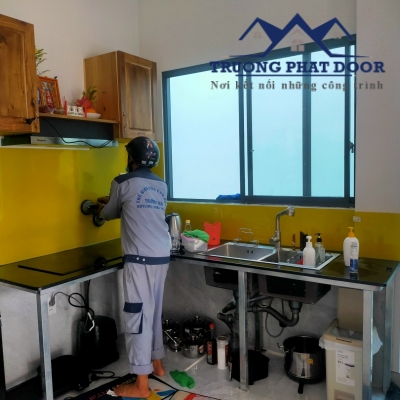 Mẫu Kính ốp bếp bình phước